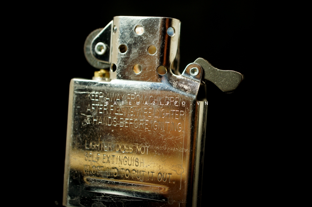 Bật lửa zippo chính hãng áo giáp bạc rỗng Skull Jacket Skull Thanatos