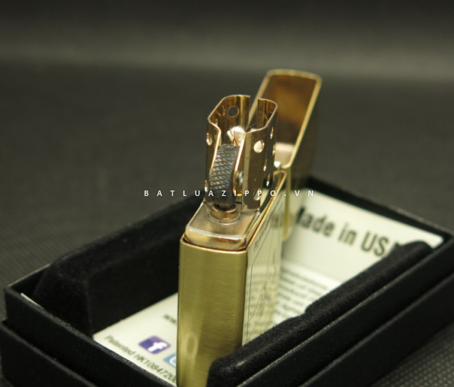 Bật lửa Zippo chính hãng đồng nhẹ khắc ngày của bố vô cùng ý nghĩa