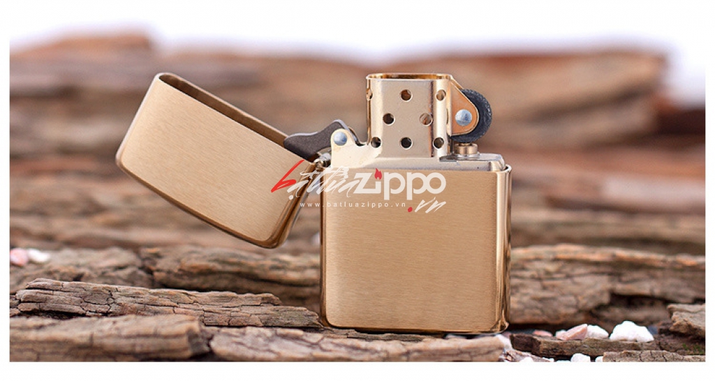 Bật Lửa Zippo Vỏ Dày Đồng Vàng Vân Xước Ngang - SKU 168 – Zippo Armor Brushed Brass
