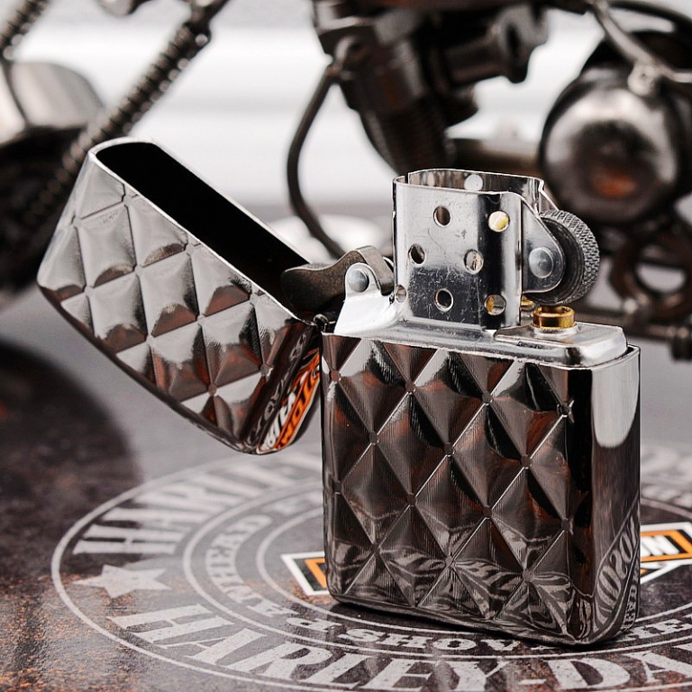 Zippo Chính Hãng Phiên Bản Hàn Quốc Phun Sơn 3D Kim Cương