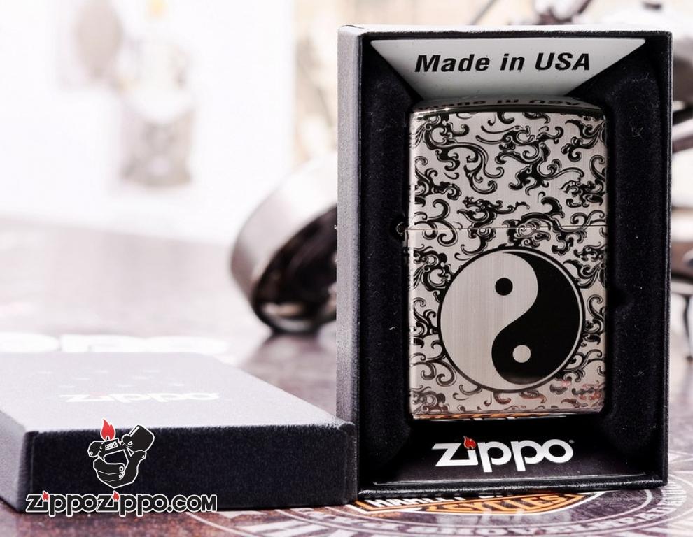 Zippo 150 Đen Bóng Khắc Hình Bát Quái Âm Dương