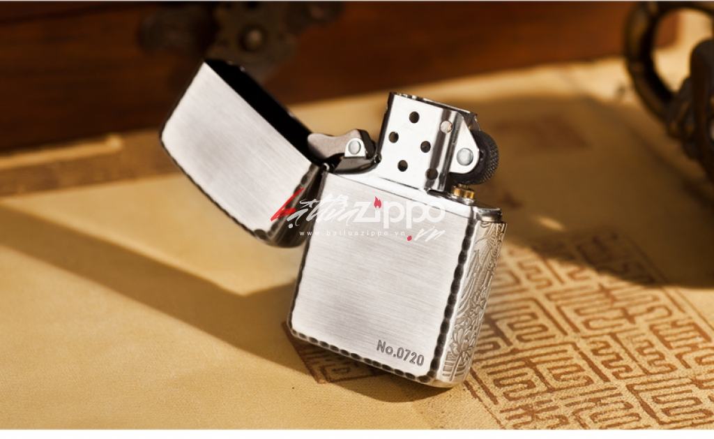 Bật lửa zippo bạc khắc cá chép vượt vũ môn xung quanh