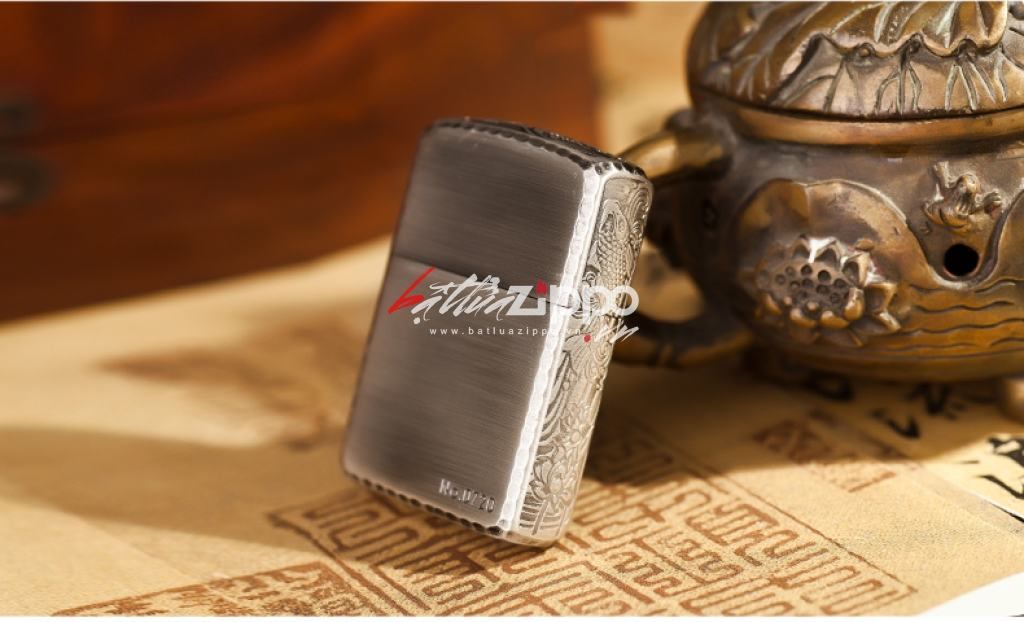 Bật lửa zippo bạc khắc cá chép vượt vũ môn xung quanh