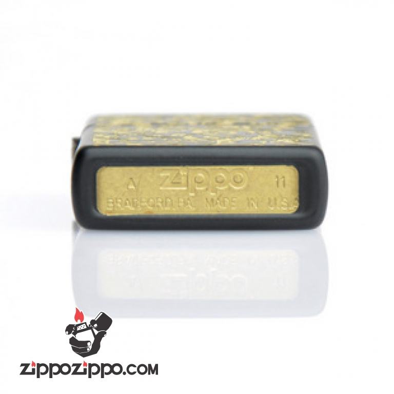 Bật lửa Zippo phiên bản Genuine Arabesque trên bề mặt