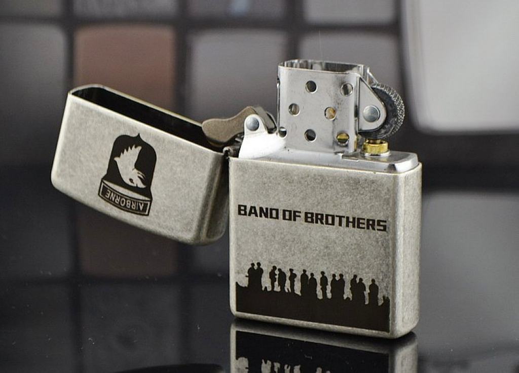 Bật lửa Zippo phiên bản Antique Bạc Band of Brothers