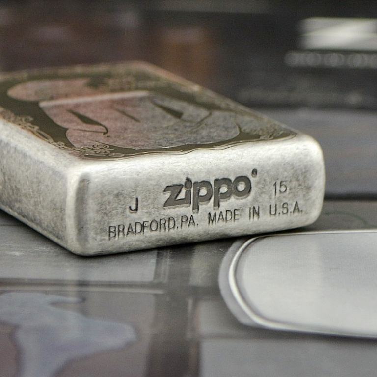 Bật lửa Zippo bạc cổ khắc Hot Cowgirl Sexy