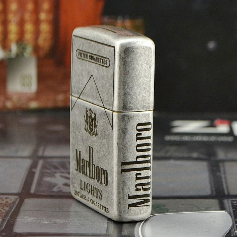 Bật lửa Zippo cổ bạc phiên bản Marlboro Light