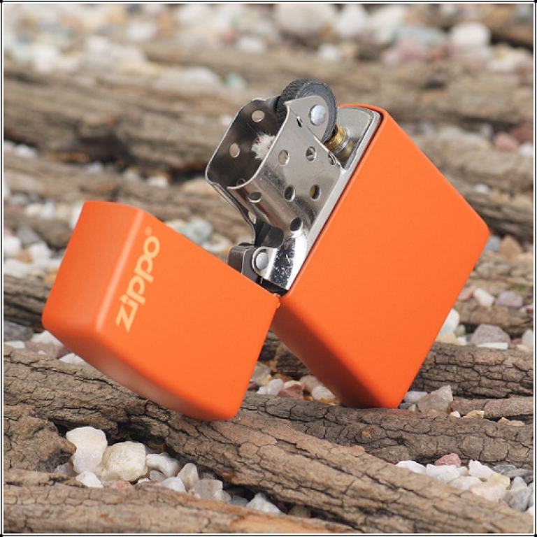 Bật Lửa Zippo Sơn Tĩnh Điện Màu Cam - Logo Zippo SKU 231ZL – Zippo Orange Matte With Zippo Logo