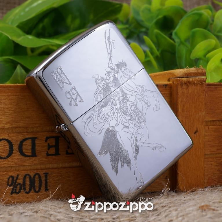 bật lửa zippo mầu bạc khắc quan công cưỡi ngựa