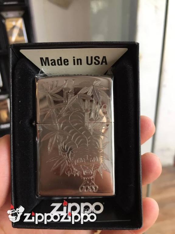 Bật lửa zippo khắc hoa văn hổ xuống núi mầu bạc