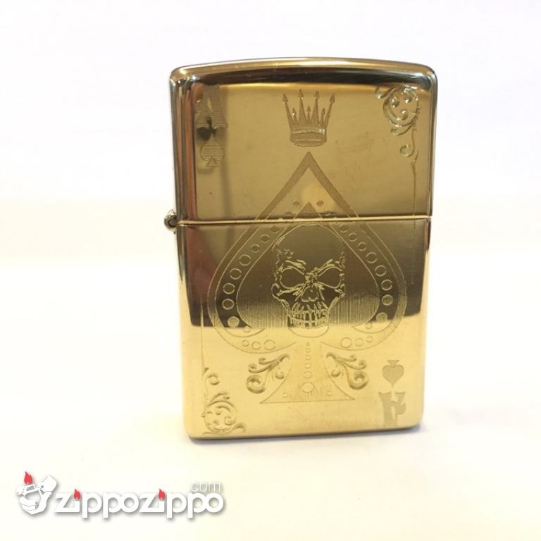 Zippo khắc hình át bích vỏ đồng sang trọng