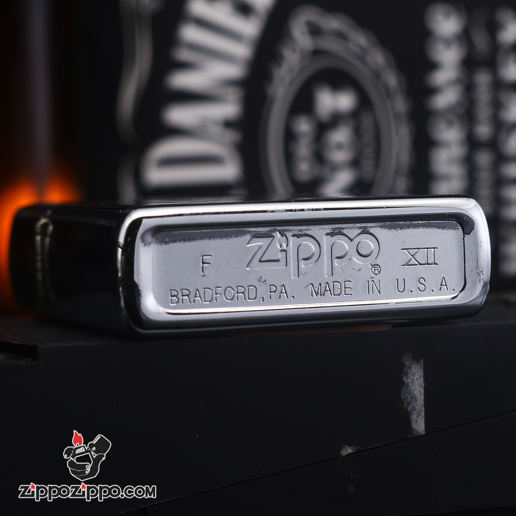 Zippo đời la mã sản xuất 1996 hình người đàn ông