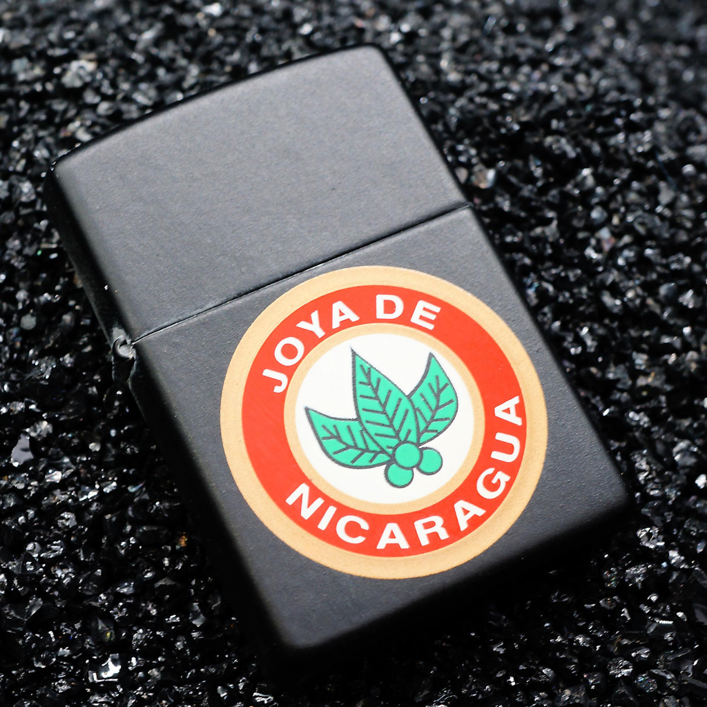 Zippo đời la mã sản xuất 1998 JOYA DE NICARAGUA