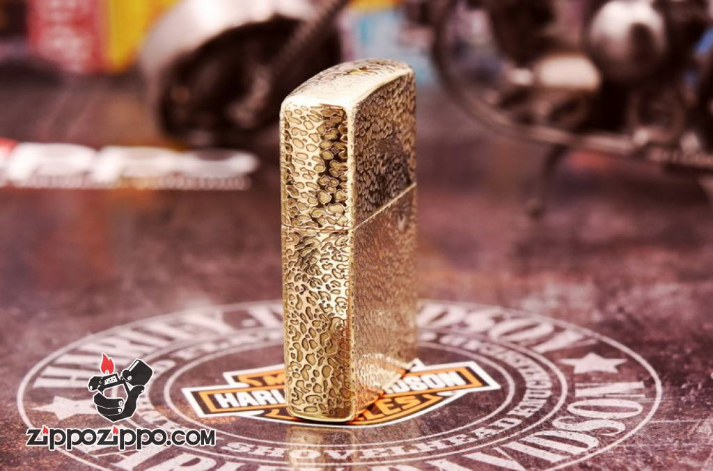 Bật lửa Zippo đồng khối khắc báo đốm
