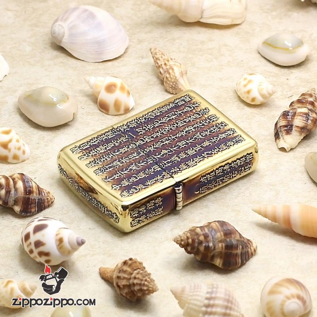 Zippo Chính Hãng Màu Vàng Đốt Khắc Nổi Tâm Kinh