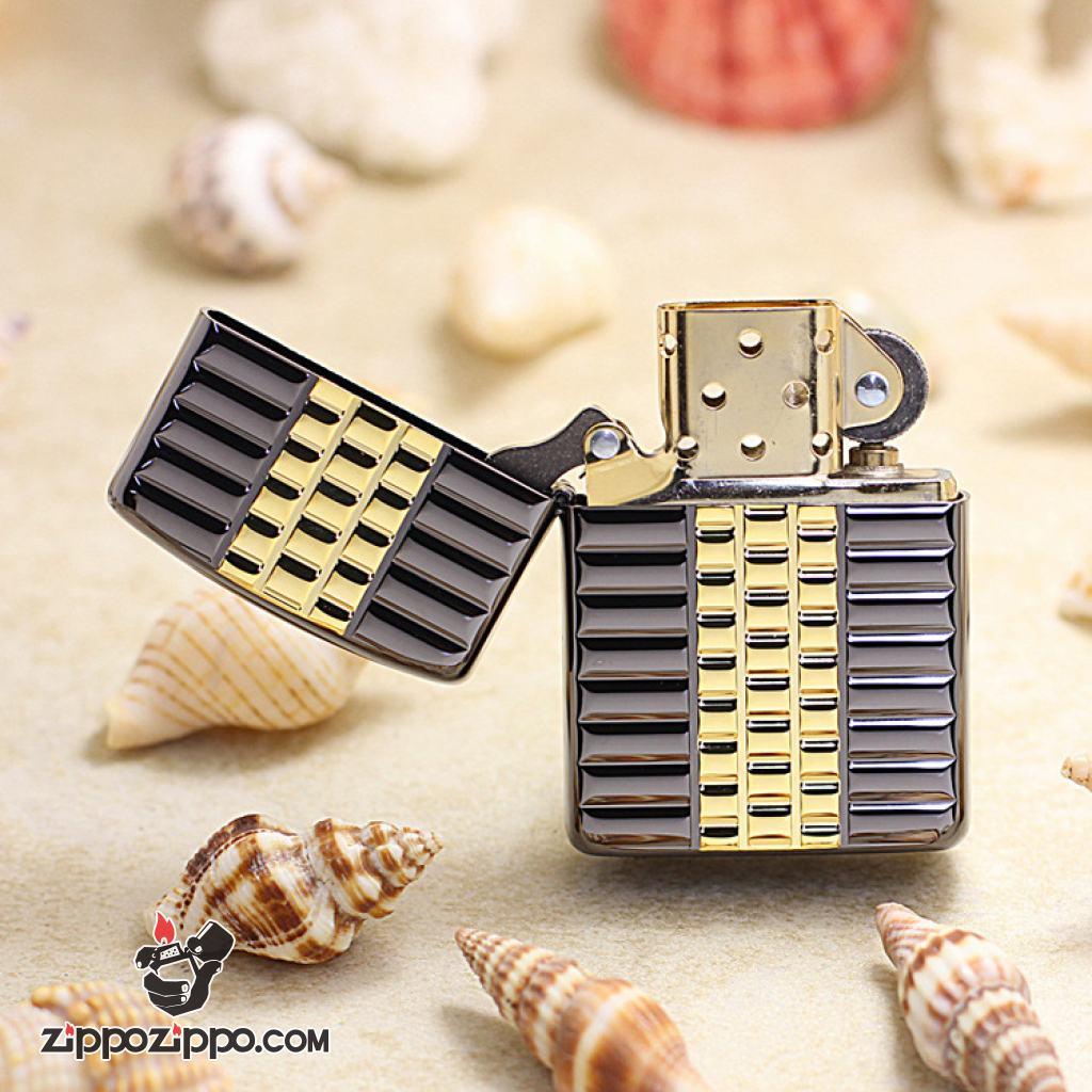 Bật Lửa Zippo Dập Nổi Ô Vuông Đan Xen Mạ TiTan