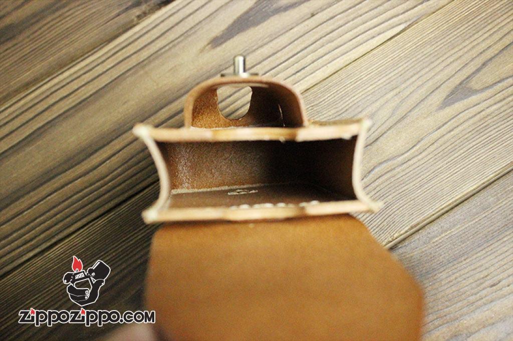 Bao da đựng nguyên bao 20 điếu  và bật lửa bên hông Màu Da
