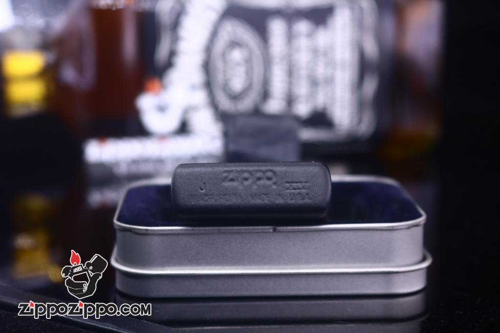 Zippo Cổ màu đen biểu tượng Băng nhạc Rock sản xuất 1998