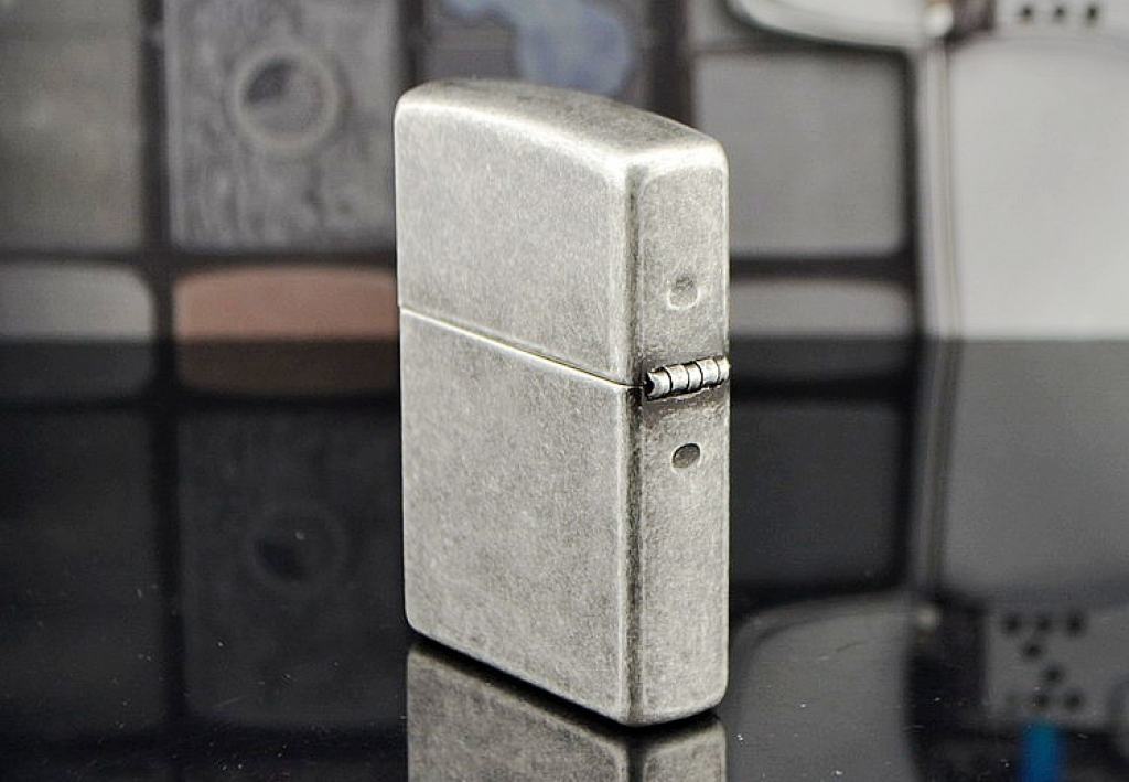 Bật Lửa Zippo Chính Hãng Khắc Năm Viên Đạn Mạ Antique Silver