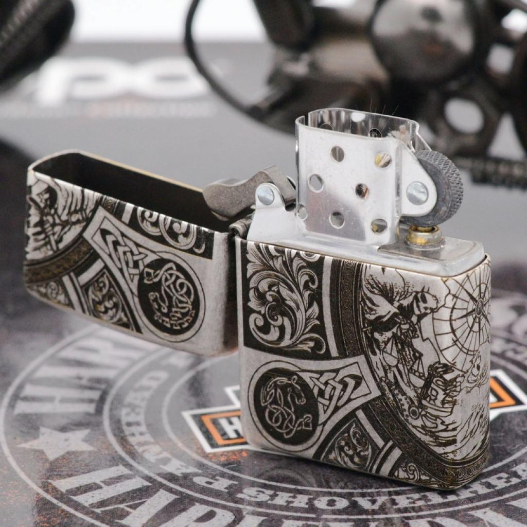 Bật lửa Zippo Chính Hãng Khắc Apocalypse Bốn Hiệp Sĩ Mạ Antique Silver