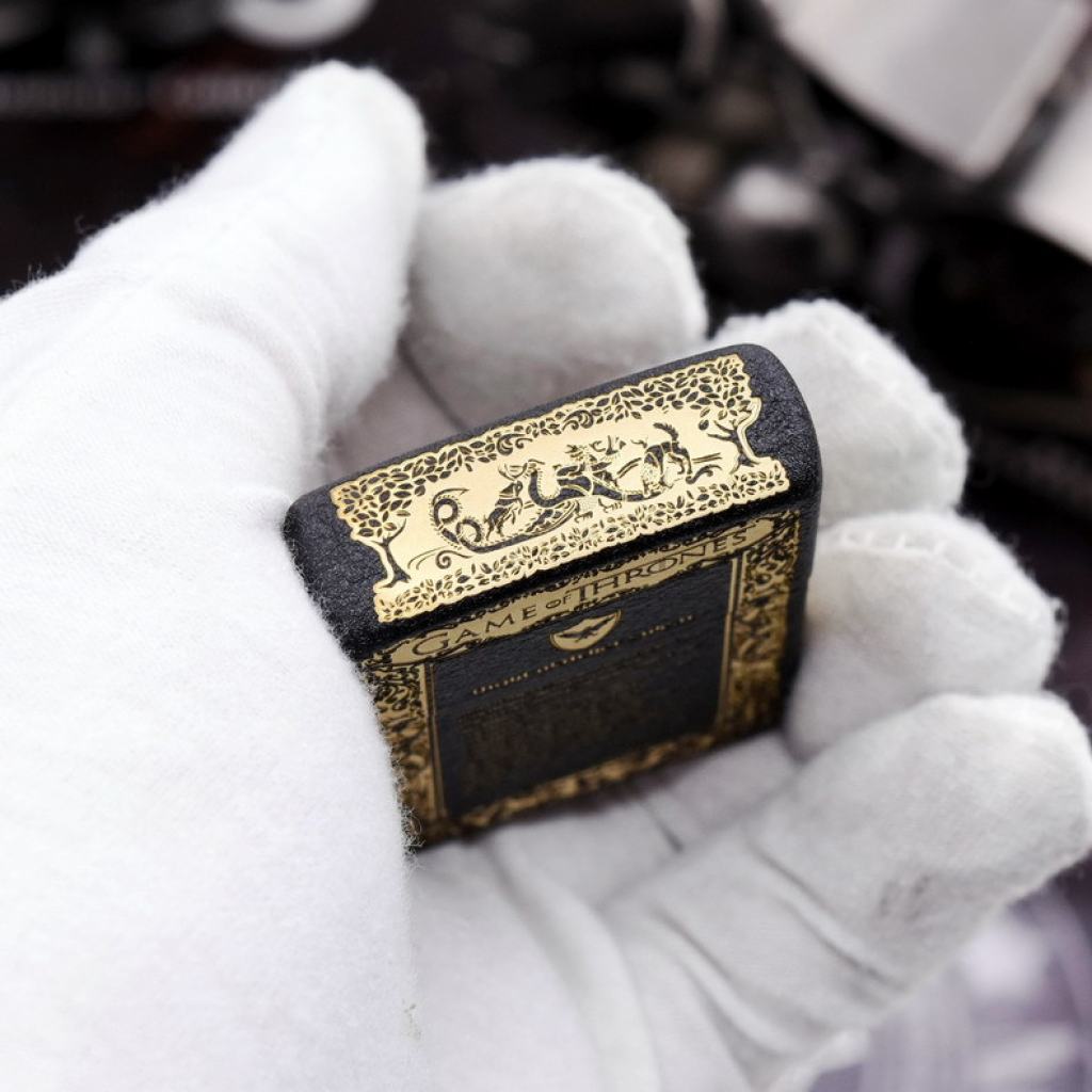 Bật Lửa Zippo Đen Nhám Khắc Game Of Thrones