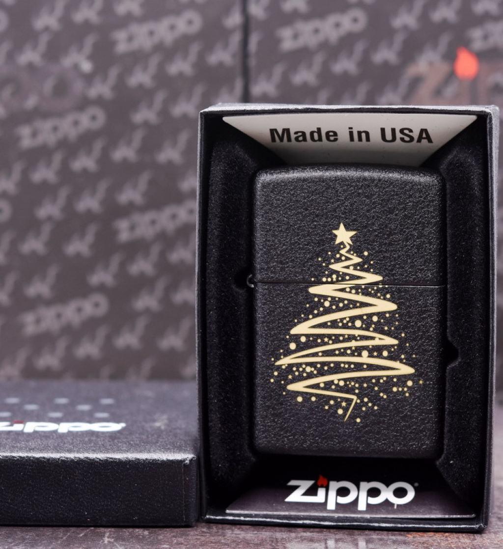 Bật Lửa Zippo Đen Nhám Khắc Cây Thông Noel