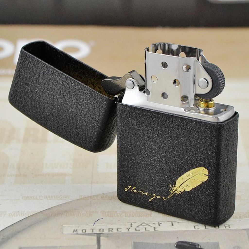 Bật Lửa Zippo Đen Nhám Khắc I Love You