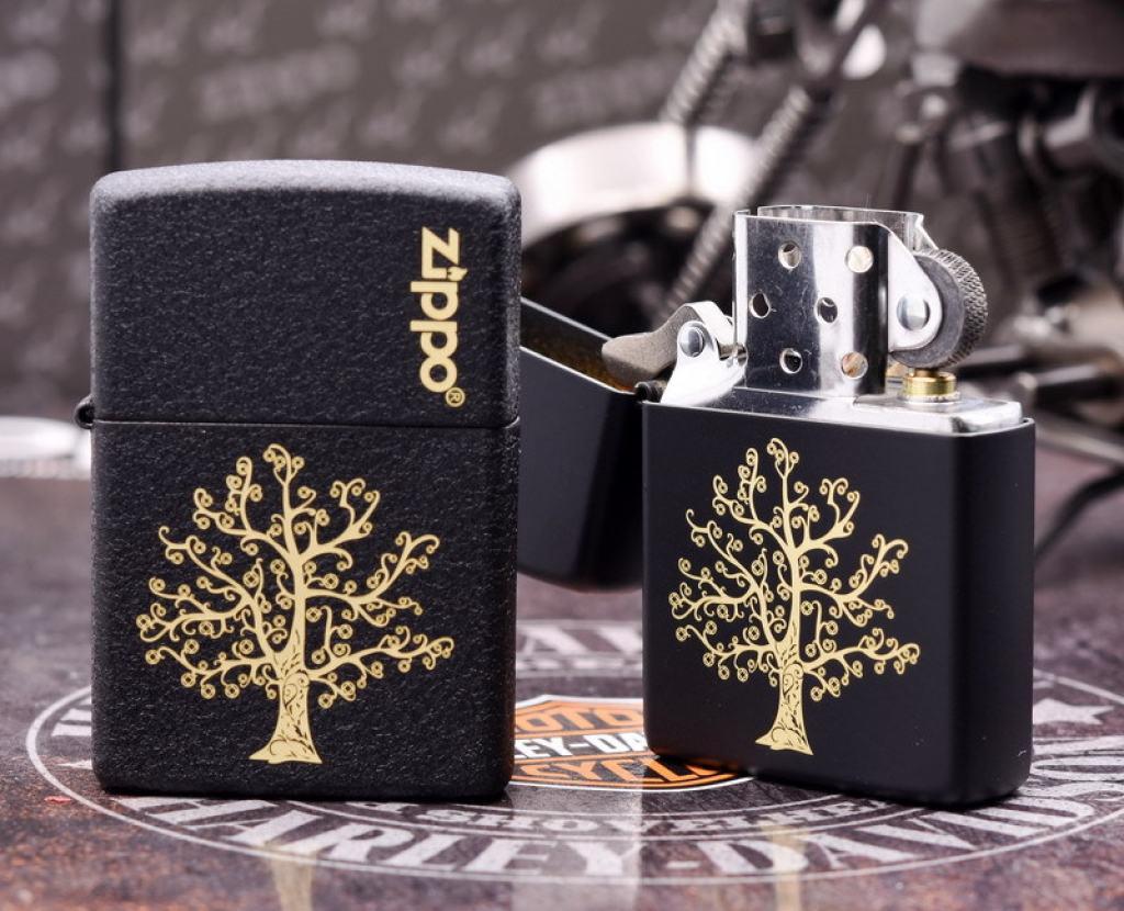 Bật Lửa Zippo Đen Nhám Khắc Cây Sự Sống
