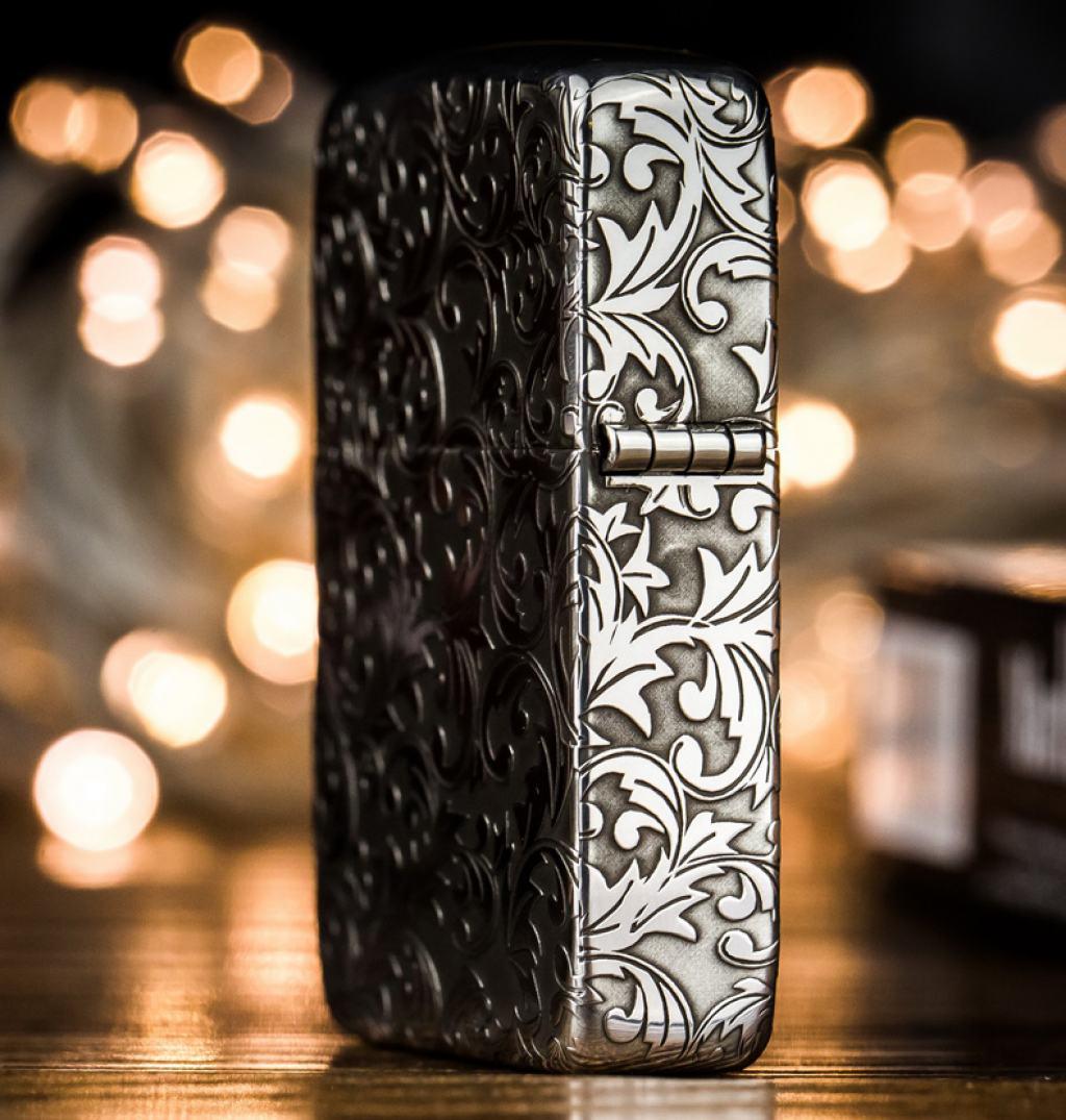 Bật Lửa Zippo Bạc Nguyên Khối Cao Cấp Khắc Hoa Văn Xung Quanh Thánh Giá Phiên Bản 1941
