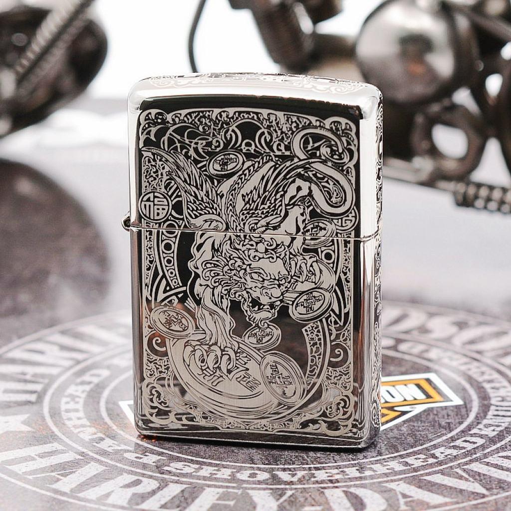 Bật Lửa Zippo Chính Hãng Khắc Tỳ Hưu Cưỡi Đồng Xu Đen Bóng