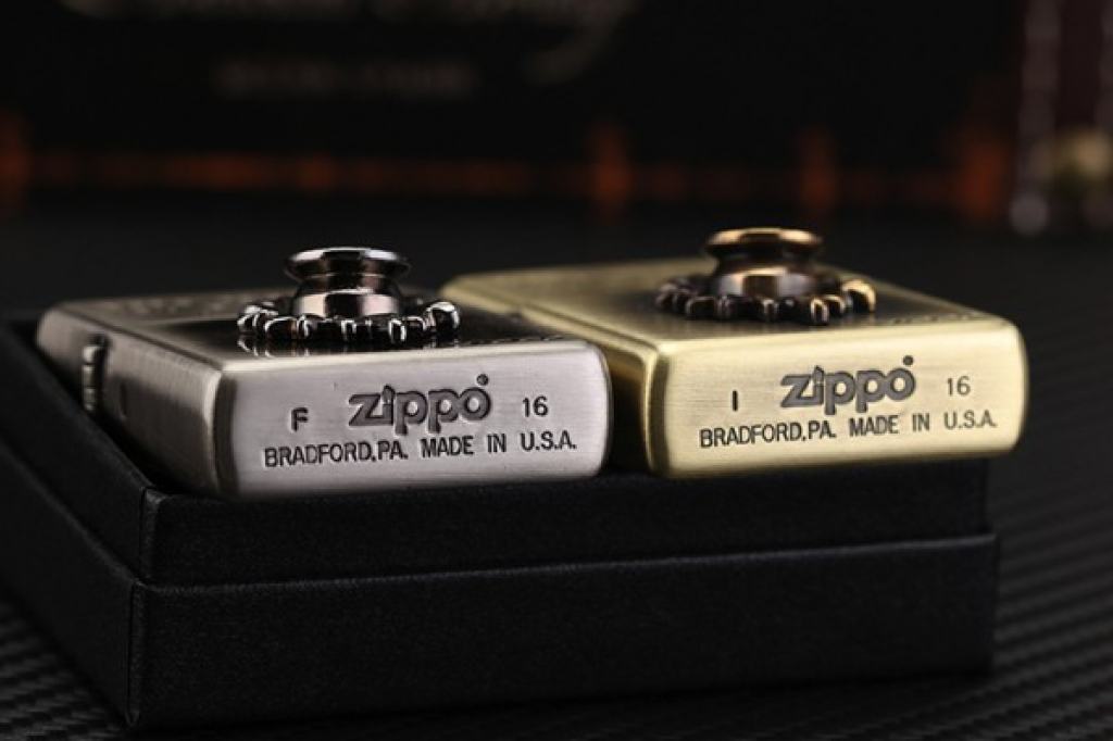 Bật Lửa Zippo Chính Hãng Phien Bản Xuất Nhật Ốp Viên Đạn Cổ Điển