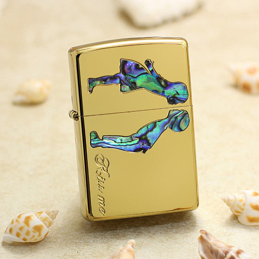 Bật Lửa Zippo Mạ Vàng Khảm Trai Xanh Nụ Hôn Tình Yêu