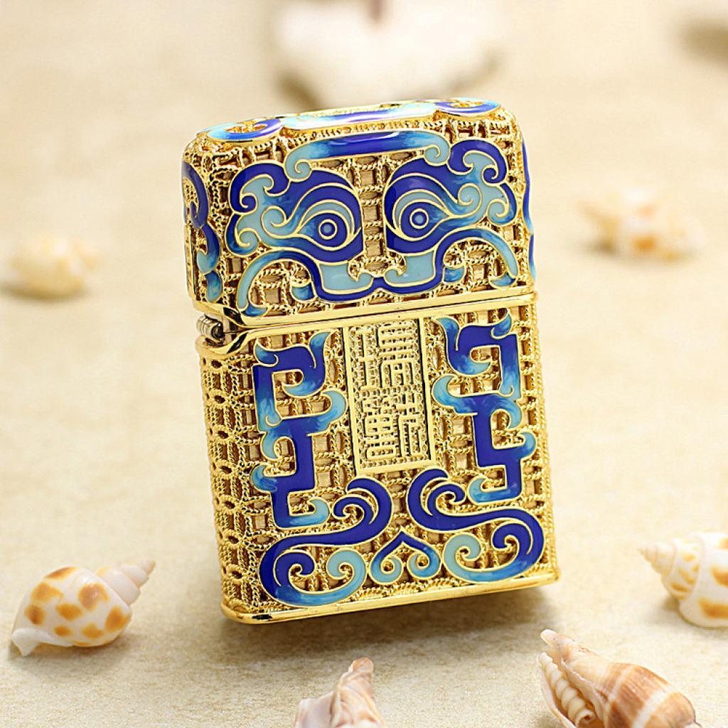 Bật lửa Zippo Bọc Ruiju Mạ Vàng Men Hoa Văn Hoàng Cung