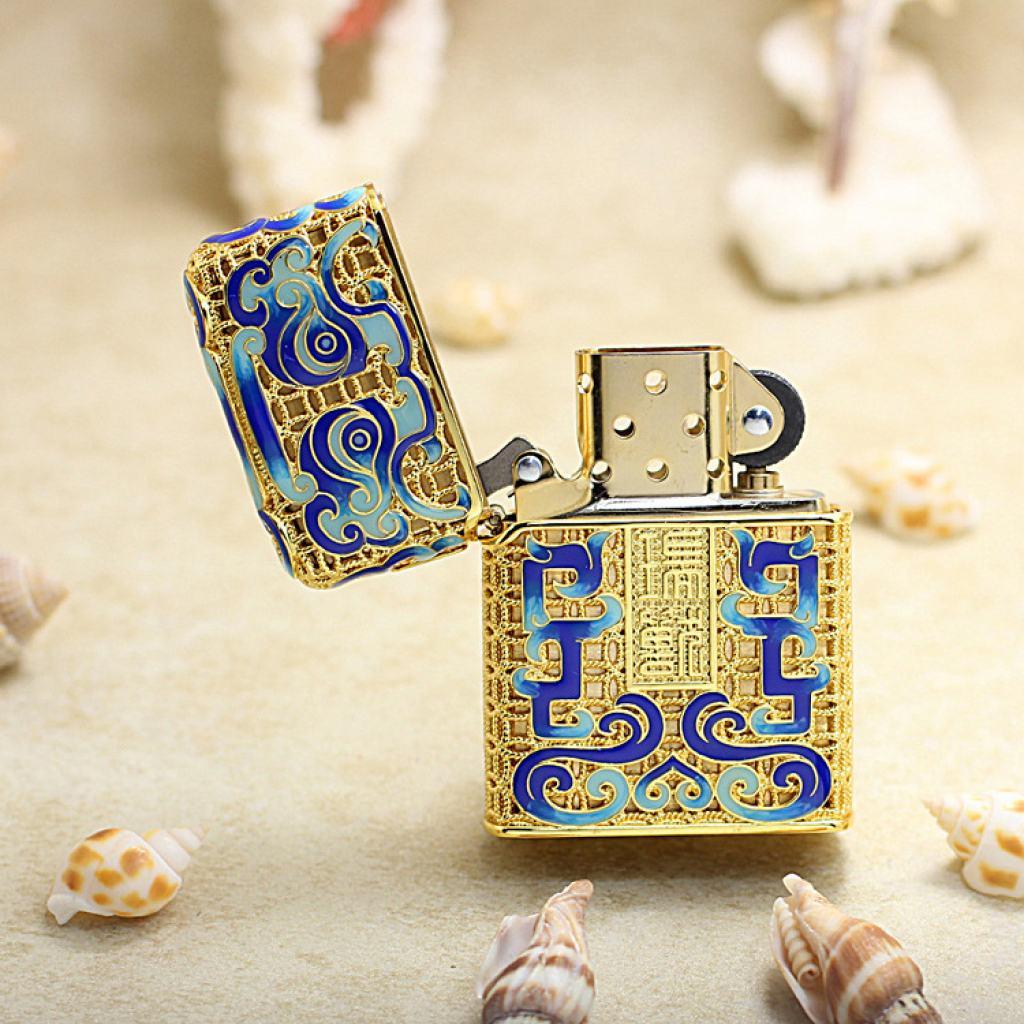 Bật lửa Zippo Bọc Ruiju Mạ Vàng Men Hoa Văn Hoàng Cung