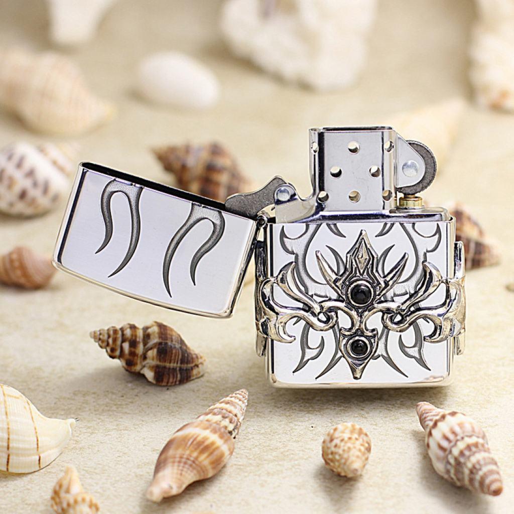 Bật Lửa Zippo Gắn Ngọc Đen May Mắn Ngọn Lửa Xanh