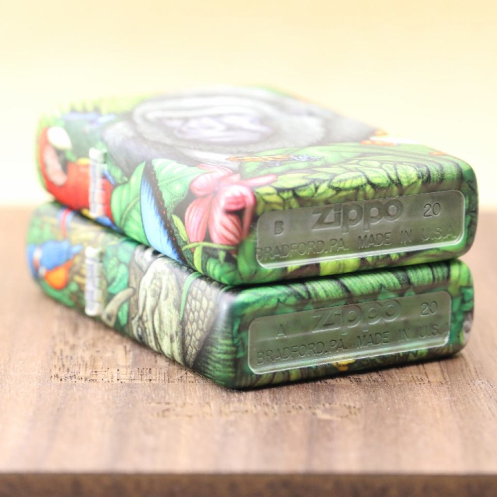 Bật Lửa Zippo 49347 kỷ niệm 25 năm bản Bí Ẩn Rừng Xanh 1995 ra đời