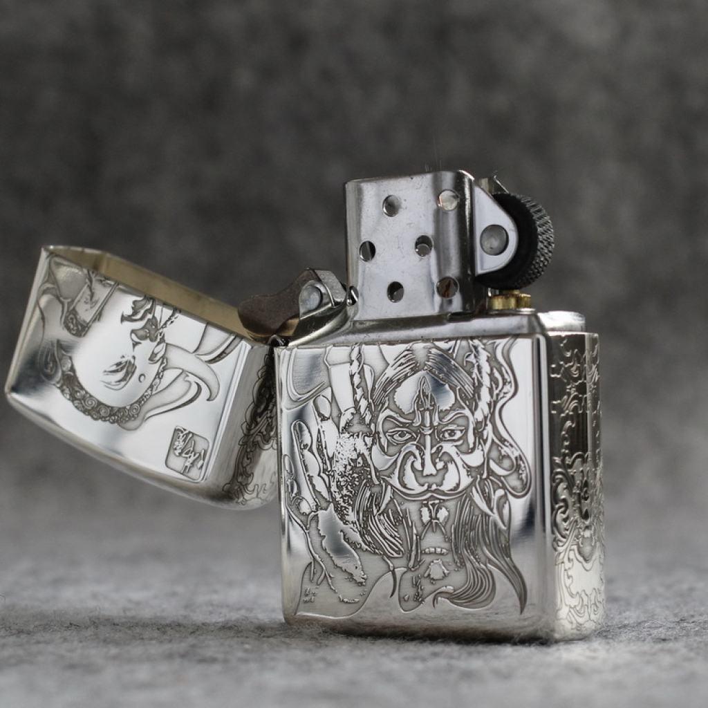 Bật lửa zippo bạc khối cao cấp khắc hình đức phật và ác quỷ bản armor