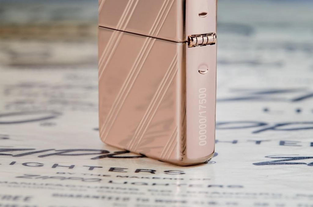 Zippo 48768 – Zippo Script Collectible Armor Rose Gold