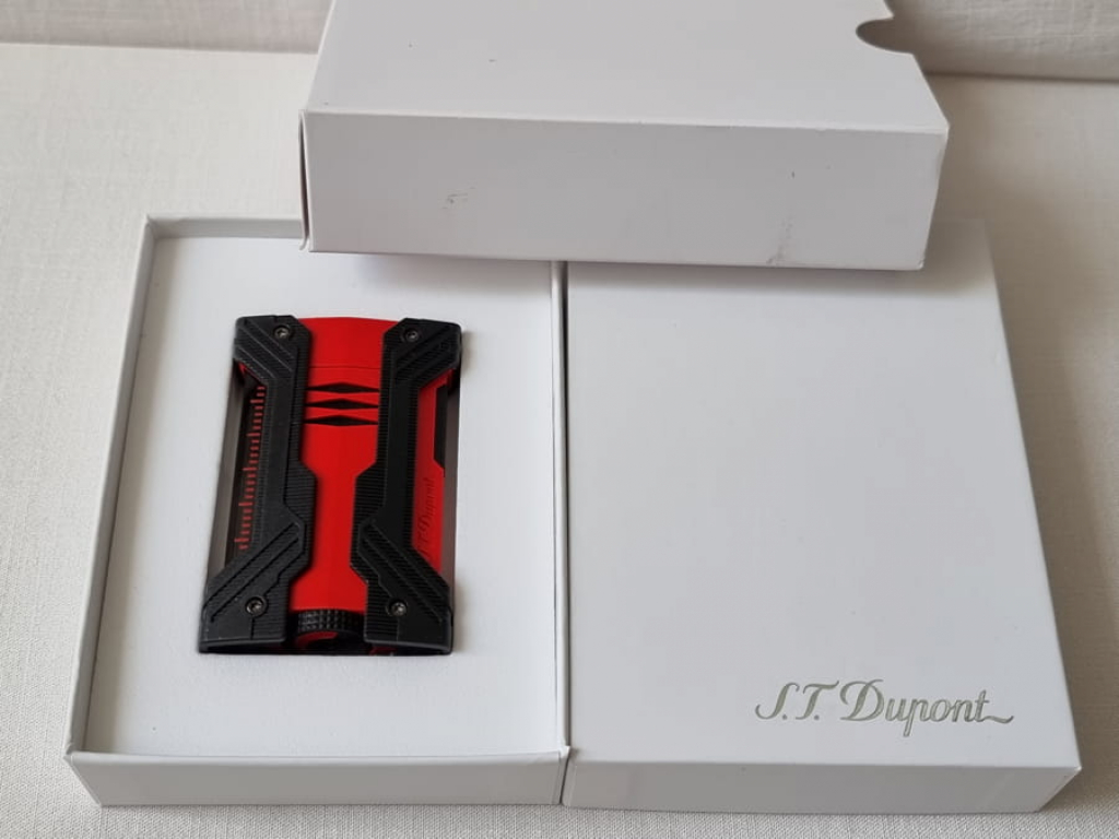 S.T. Dupont Defi XXTREME Lighter, Black and Red 021601