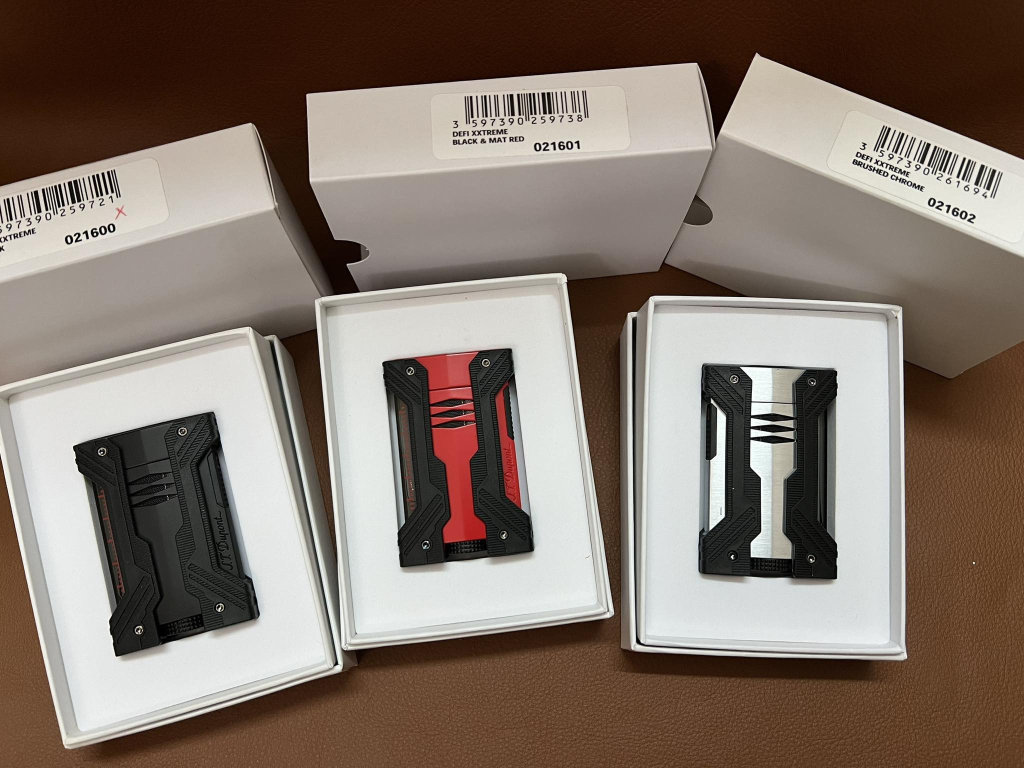 S.T. Dupont Defi XXTREME Lighter, Black and Red 021601
