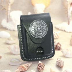 Bao Da Đựng Zippo Cao Cấp Kiểu Dáng Sang Trọng Màu Đen Nhạt Ốp Hình - Mã SP: ZPC2569