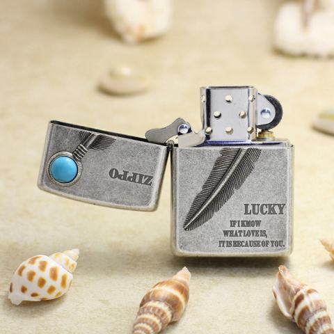 Bật Lửa Zippo Bạc Cổ Xưa Ốp Lông Vũ Gắn Ngọc Lam
