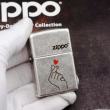 Bật Lửa Zippo Bạc Giả Cổ Khắc Biểu Tương Drop Heart