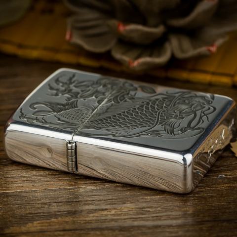 Bật Lửa Zippo Bạc Nguyên Khối Cao Cấp Khắc Cá Chép Trong Đầm Sen