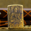 BẬT LỬA ZIPPO BẢN ĐỒNG TRƠN KHẮC 3D HÌNH PHẬT A DI ĐÀ