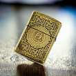 BẬT LỬA ZIPPO BẢN ĐỒNG TRƠN KHẮC HÌNH 3D TUỔI CON KHỈ SIÊU SẮC NÉT