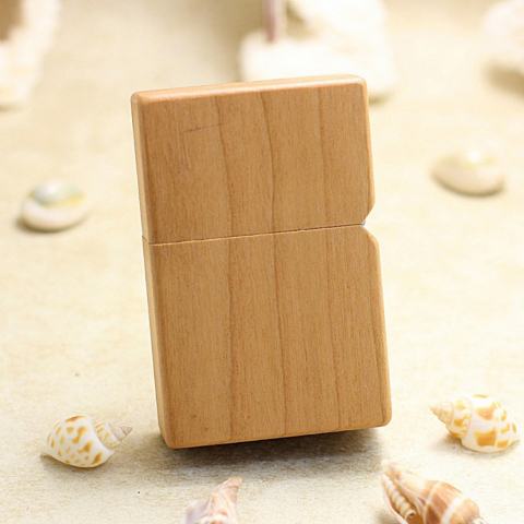 Bật Lửa  Zippo Bọc Gỗ Anh Đào Biểu Tượng Chữ Thập Mạ Bạc