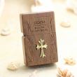 Bật Lửa  Zippo Bọc Gỗ Óc Chó Biểu Tượng Chữ Thập Mạ Vàng