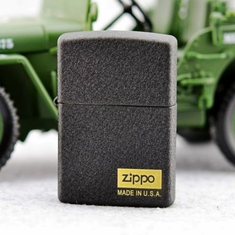 Zippo chính hãng Đen sần có logo zippo made in usa