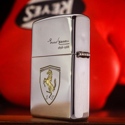 Bật lửa Zippo chĩnh hãng động mạ chrome khắc Ferrari